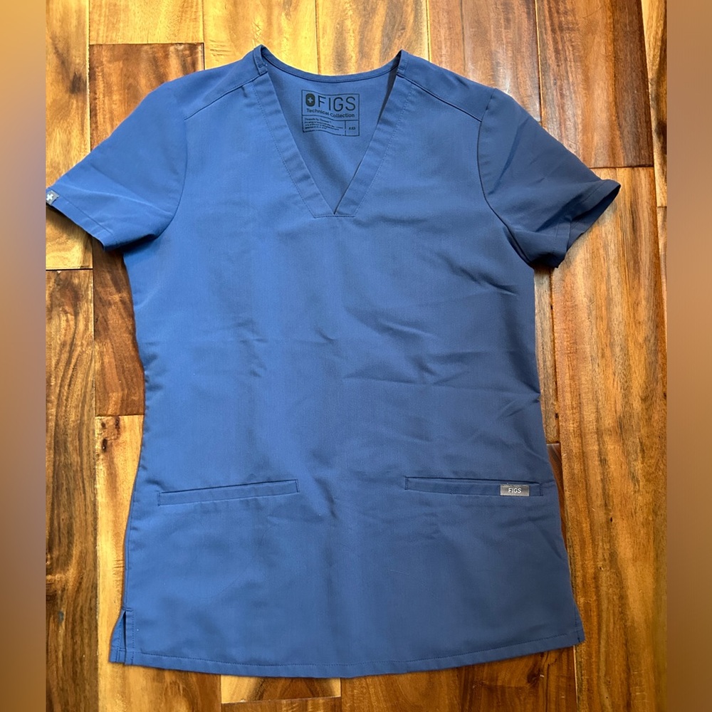 Figs Casma Three-Pocket Scrub Top